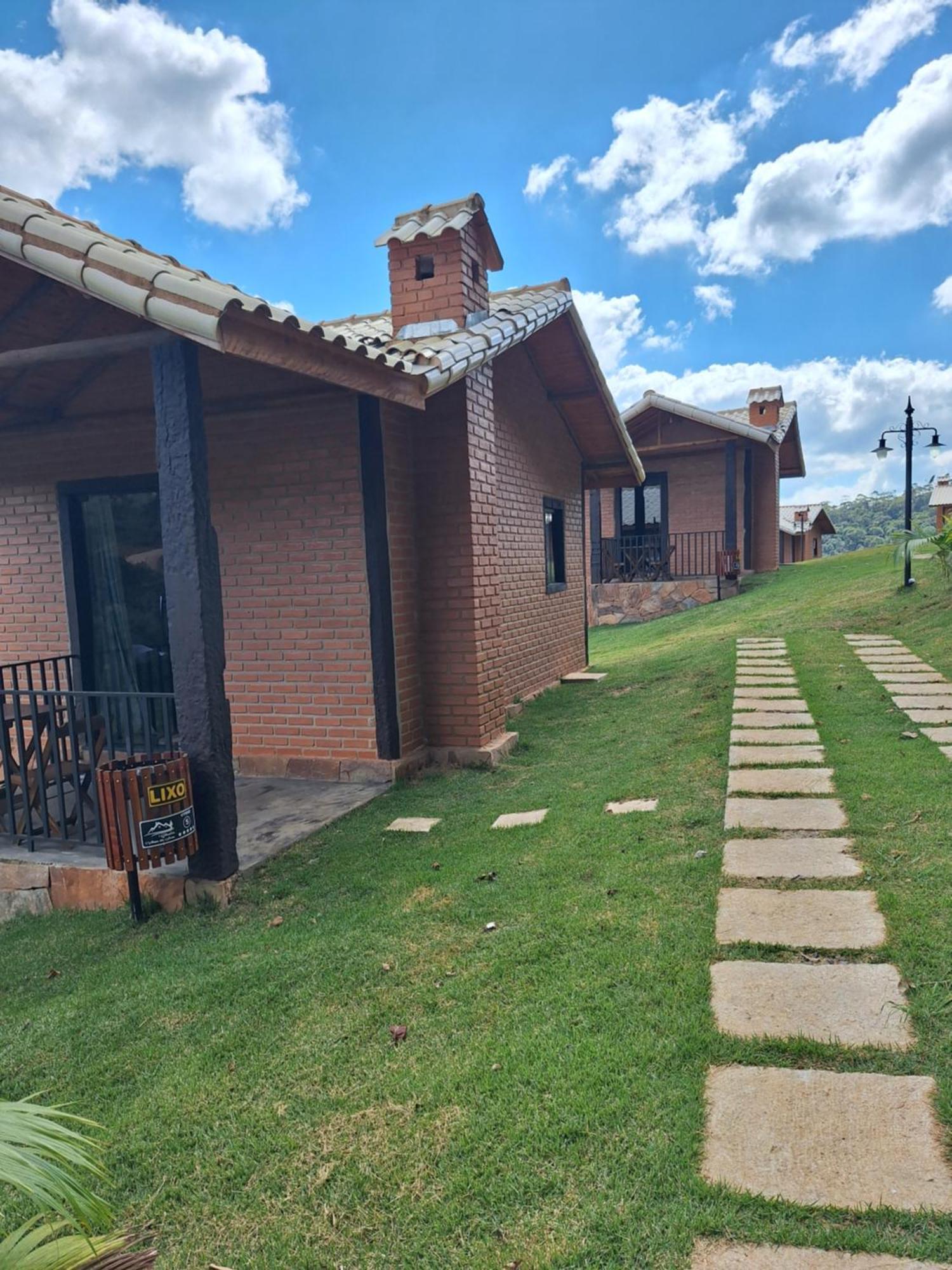 Vitrine Da Serra Chale Luxo * Lima Duarte